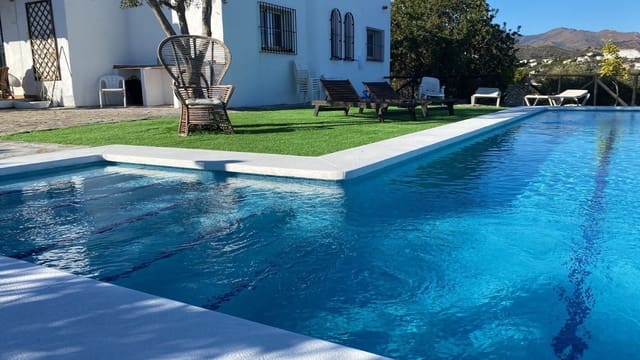 4 chambre Finca/Maison de Campagne à vendre à Estepona avec piscine garage - 1 300 000 € (Ref: 9958157)