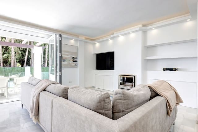 5 slaapkamer Villa te koop in Estepona met zwembad garage - € 1.649.000 (Ref: 9958159)