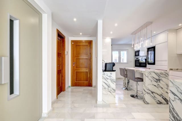 5 slaapkamer Villa te koop in Estepona met zwembad garage - € 1.649.000 (Ref: 9958159)