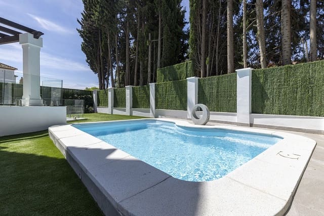 5 slaapkamer Villa te koop in Estepona met zwembad garage - € 1.649.000 (Ref: 9958159)