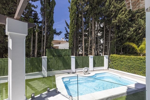 5 slaapkamer Villa te koop in Estepona met zwembad garage - € 1.649.000 (Ref: 9958159)