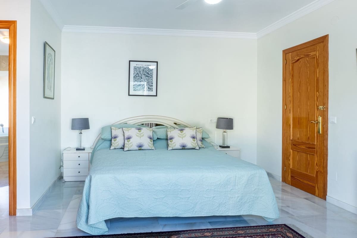5 bedroom Villa for sale in New Golden Mile with pool garage - € 4,300,000 (Ref: 9958176)