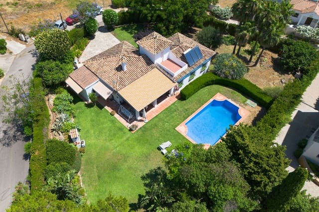 3 camera da letto Villa in vendita in Estepona con piscina garage - 1.599.000 € (Rif: 9959989)
