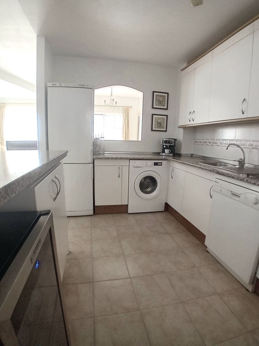 3 Zimmer Villa zu verkaufen in Manilva mit Pool Garage - 335.000 € (Ref: 9959990)