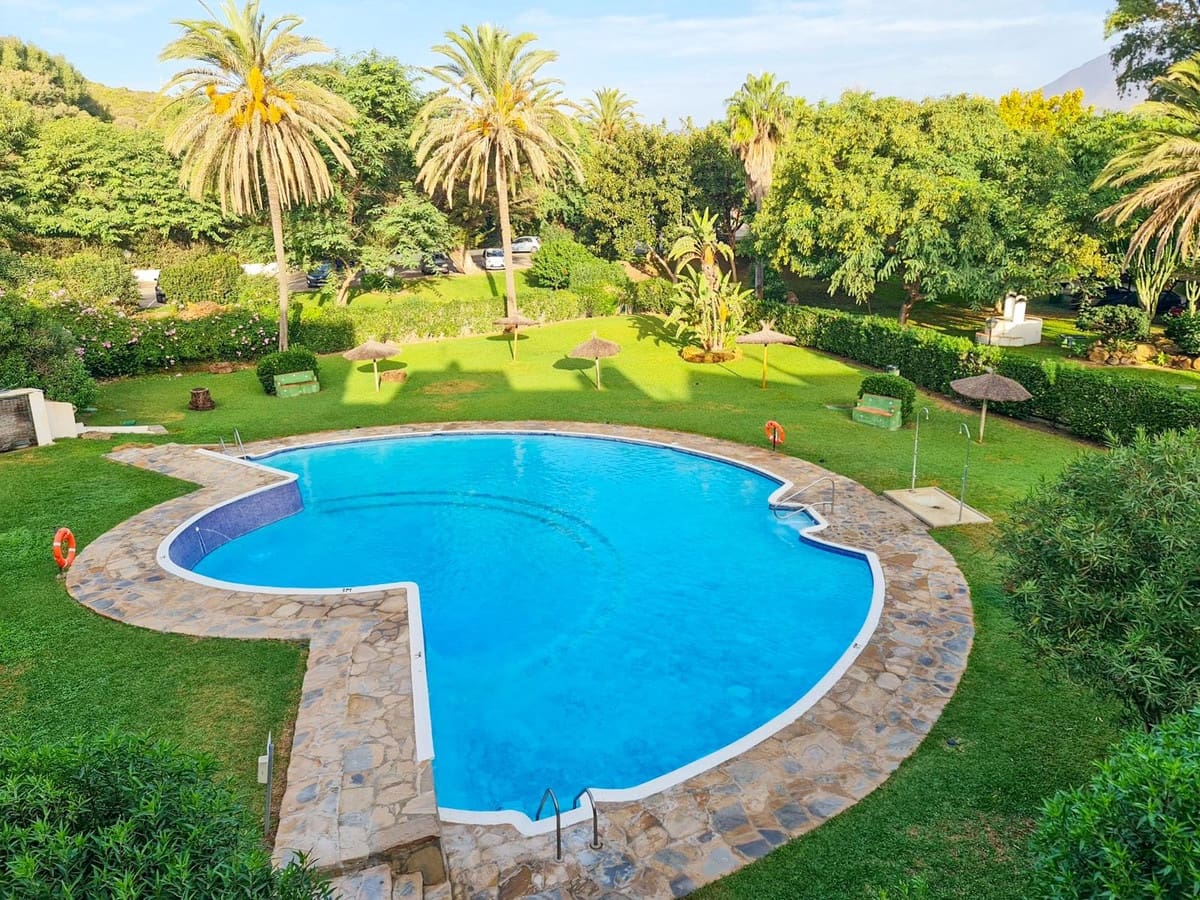 3 bedroom Townhouse for sale in Estepona with pool - € 499,000 (Ref: 9959992)