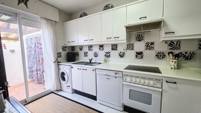 3 sovrum Hus till salu i La Duquesa / Puerto de la Duquesa, Manilva med pool - 515 000 € (Ref: 9959993)