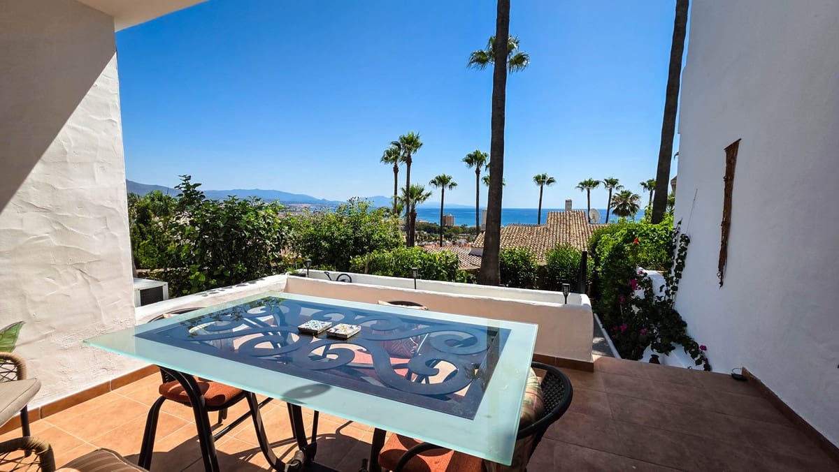 3 sovrum Hus till salu i La Duquesa / Puerto de la Duquesa med pool - 515 000 € (Ref: 9959993)