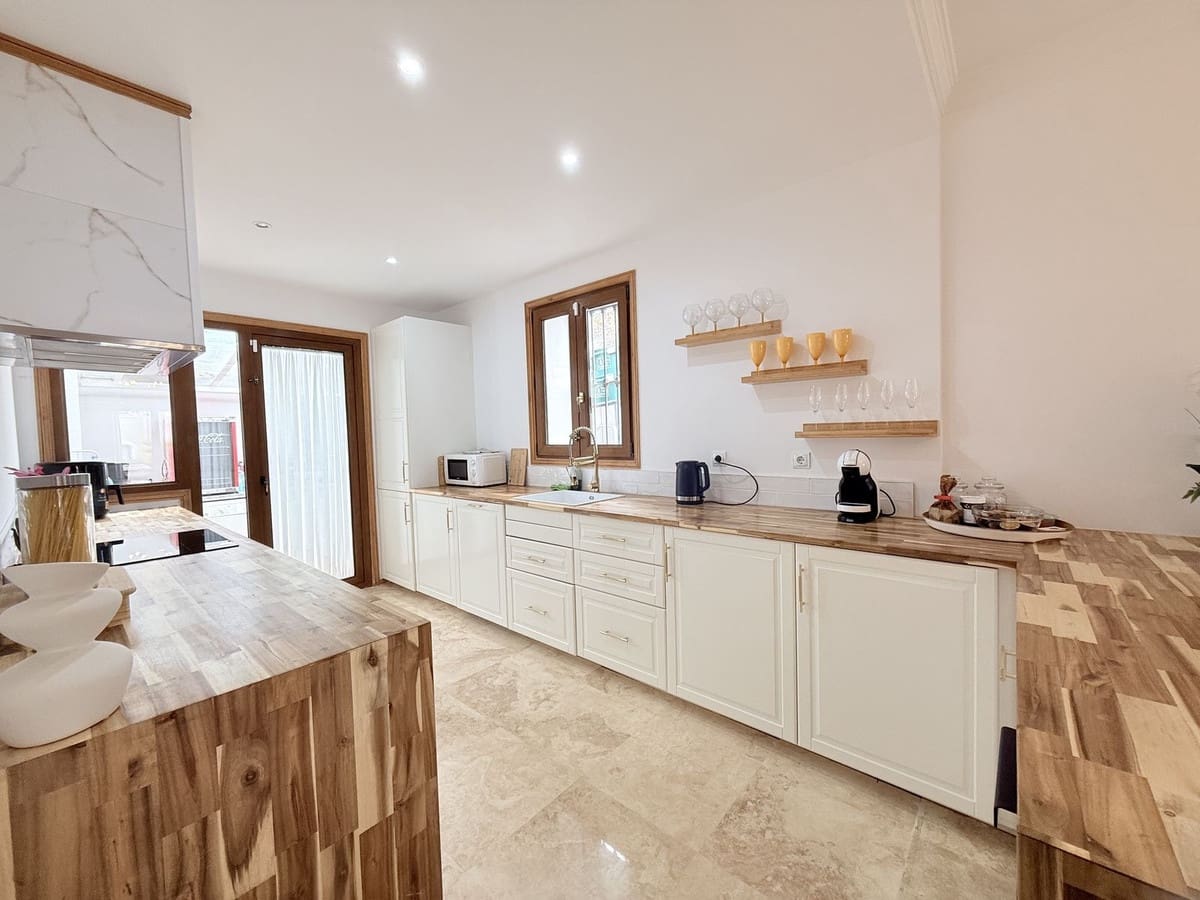 4 quarto Casa em Banda para venda em Benahavis com piscina garagem - 850 000 € (Ref: 9959994)