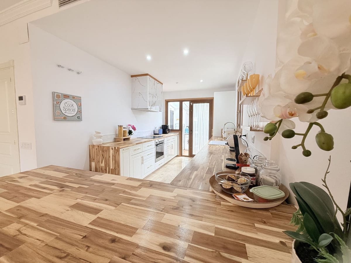4 quarto Casa em Banda para venda em Benahavis com piscina garagem - 850 000 € (Ref: 9959994)