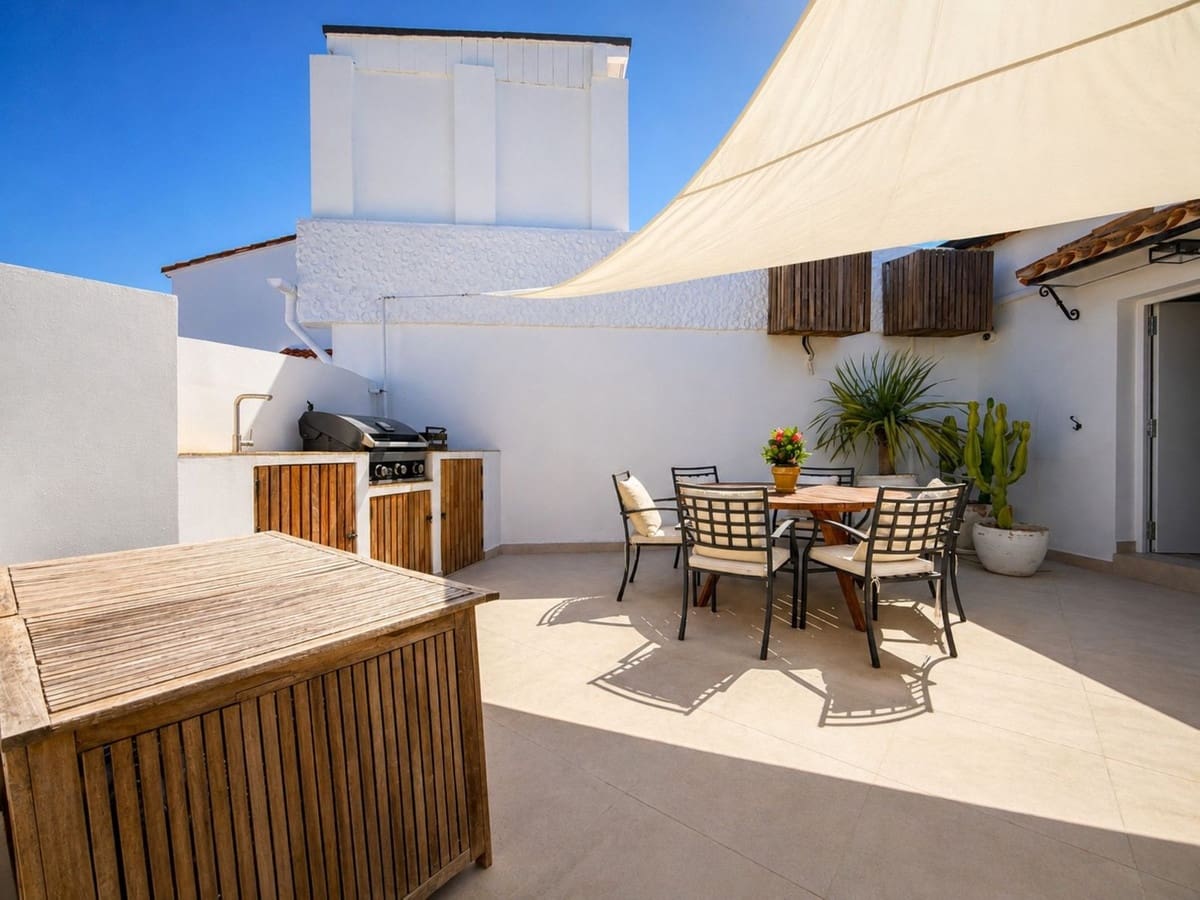 2 Zimmer Haus zu verkaufen in Estepona mit Pool - 690.000 € (Ref: 9961568)
