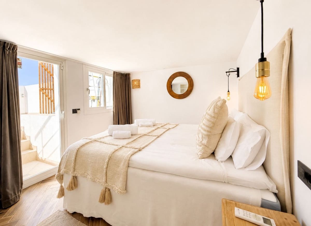 2 Zimmer Haus zu verkaufen in Estepona mit Pool - 690.000 € (Ref: 9961568)