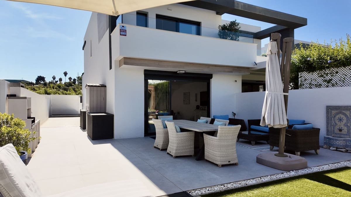4 sovrum Hus till salu i New Golden Mile med pool garage - 949 000 € (Ref: 9965855)