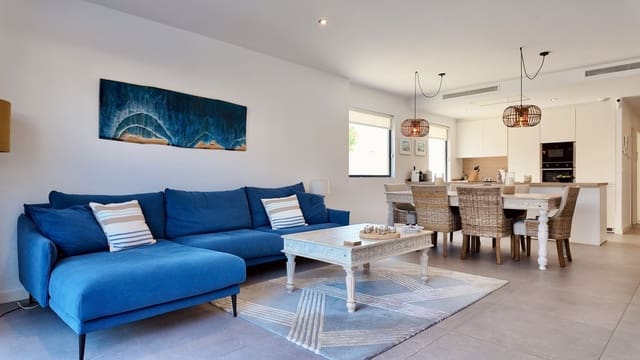 4 soveværelse Byhus til salg i New Golden Mile, Estepona med swimmingpool garage - € 949.000 (Ref: 9965855)