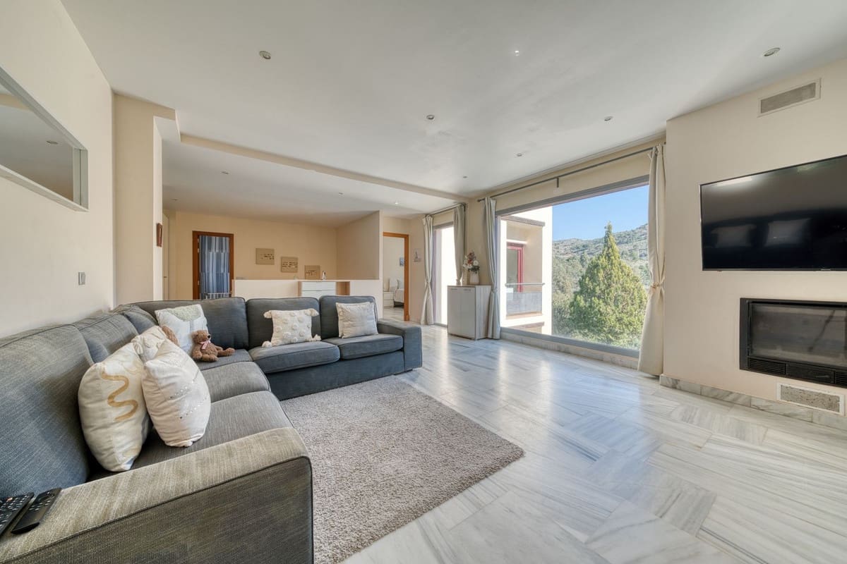 5 slaapkamer Villa te koop in Benahavis met zwembad garage - € 600.000 (Ref: 9975647)