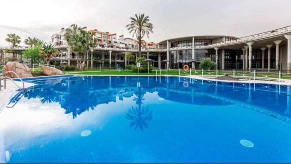 5 slaapkamer Villa te koop in Benahavis met zwembad garage - € 600.000 (Ref: 9975647)