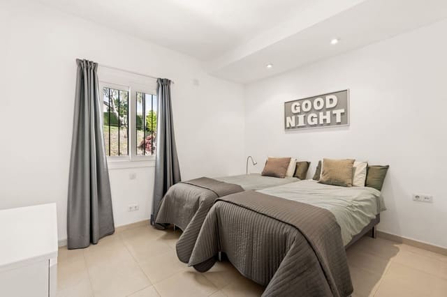 2 soveværelse Byhus til salg i Aloha Golf, Marbella med swimmingpool garage - € 635.000 (Ref: 9975648)