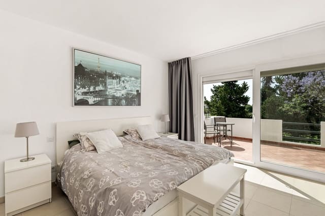2 soveværelse Byhus til salg i Aloha Golf, Marbella med swimmingpool garage - € 635.000 (Ref: 9975648)