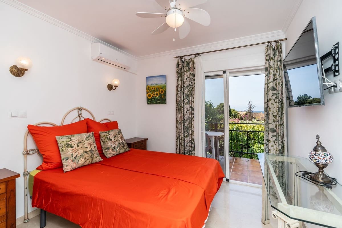 2 soverom Hus til salgs i Costabella med garasje - € 695 000 (Ref: 9975649)