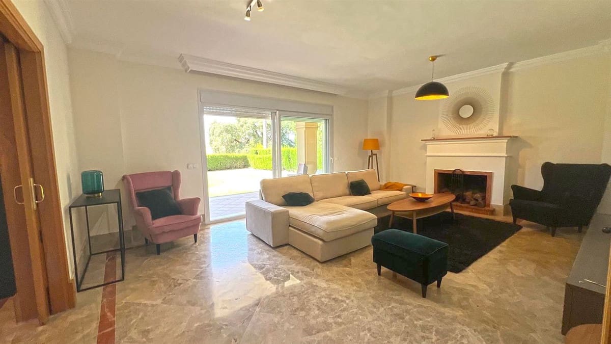 3 soverom Hus til salgs i Marbella med svømmebasseng garasje - € 890 000 (Ref: 9985191)
