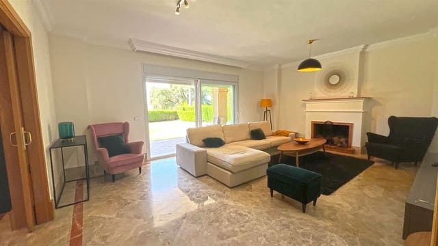 3 soverom Hus til salgs i Marbella med svømmebasseng garasje - € 890 000 (Ref: 9985191)