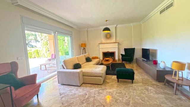 3 soverom Hus til salgs i Marbella med svømmebasseng garasje - € 890 000 (Ref: 9985191)