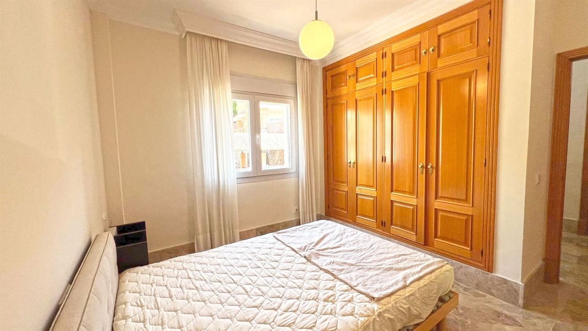 3 soverom Hus til salgs i Marbella med svømmebasseng garasje - € 890 000 (Ref: 9985191)