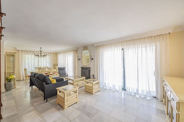 3 soverom Villa til salgs i Nueva Andalucia, Marbella med svømmebasseng garasje - € 1 070 000 (Ref: 9985193)