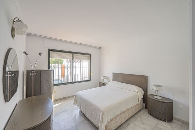 3 soverom Villa til salgs i Nueva Andalucia, Marbella med svømmebasseng garasje - € 1 070 000 (Ref: 9985193)
