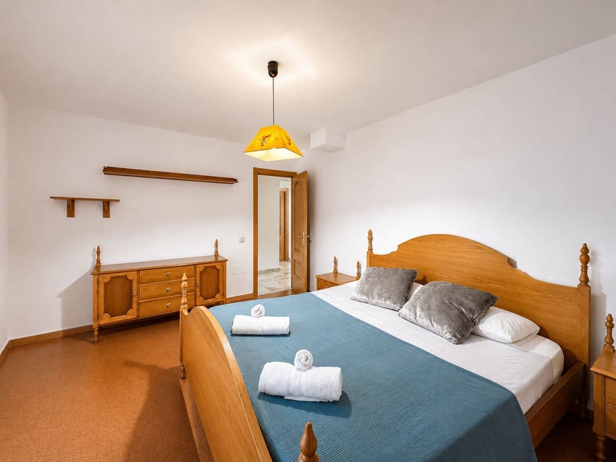 Pareado de 7 habitaciones en Marbella en venta con piscina garaje - 2.195.000 € (Ref: 9985225)