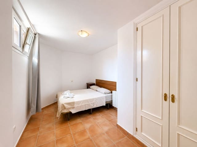 Pareado de 7 habitaciones en Marbella en venta con piscina garaje - 2.195.000 € (Ref: 9985225)