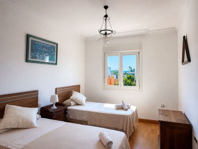 Pareado de 7 habitaciones en Marbella en venta con piscina garaje - 2.195.000 € (Ref: 9985225)