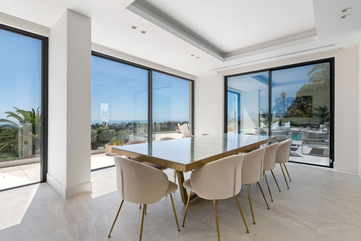 4 bedroom Villa for sale in Marbella with pool garage - € 4,490,000 (Ref: 9985244)