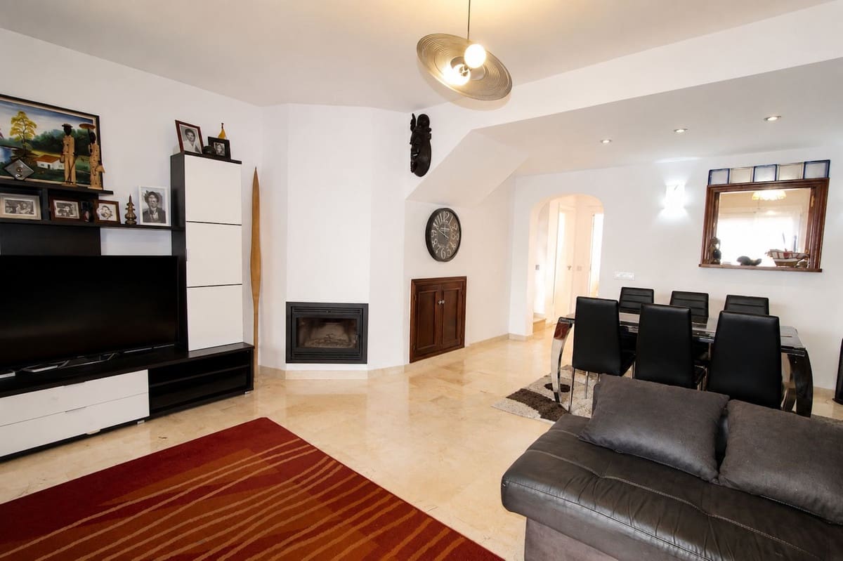 5 Zimmer Haus zu verkaufen in Marbella mit Pool Garage - 560.000 € (Ref: 9985250)