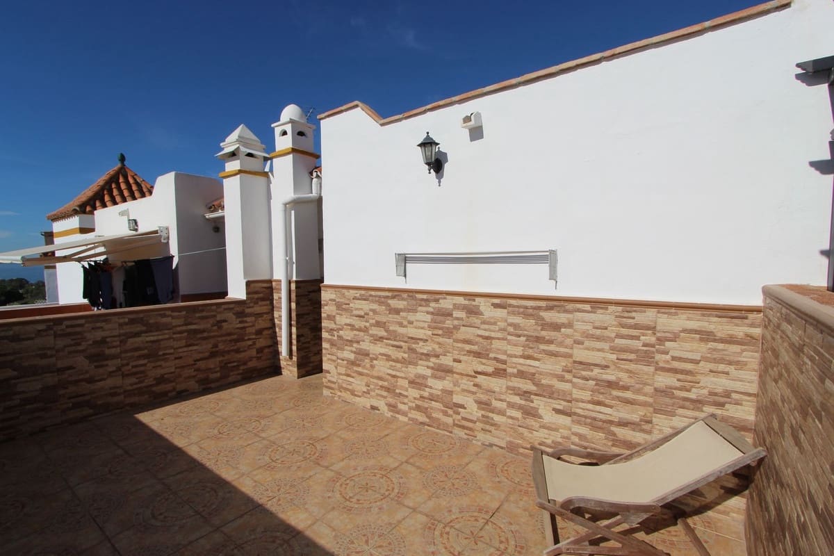 5 Zimmer Haus zu verkaufen in Marbella mit Pool Garage - 560.000 € (Ref: 9985250)