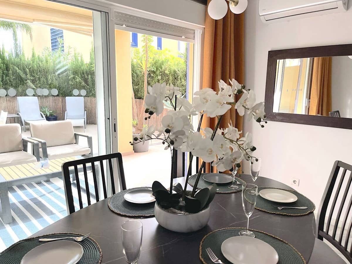 3 soverom Hus til salgs i Malaga by med svømmebasseng garasje - € 795 000 (Ref: 9987052)