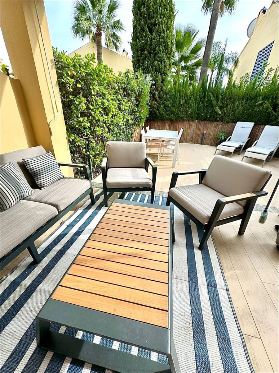 3 soverom Hus til salgs i Malaga by med svømmebasseng garasje - € 795 000 (Ref: 9987052)
