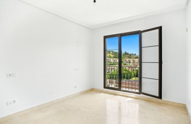 4 soverom Hus til salgs i Los Arqueros, Benahavís med svømmebasseng garasje - € 998 000 (Ref: 9987053)