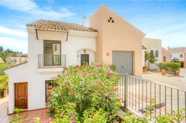 4 soverom Hus til salgs i Los Arqueros, Benahavís med svømmebasseng garasje - € 998 000 (Ref: 9987053)