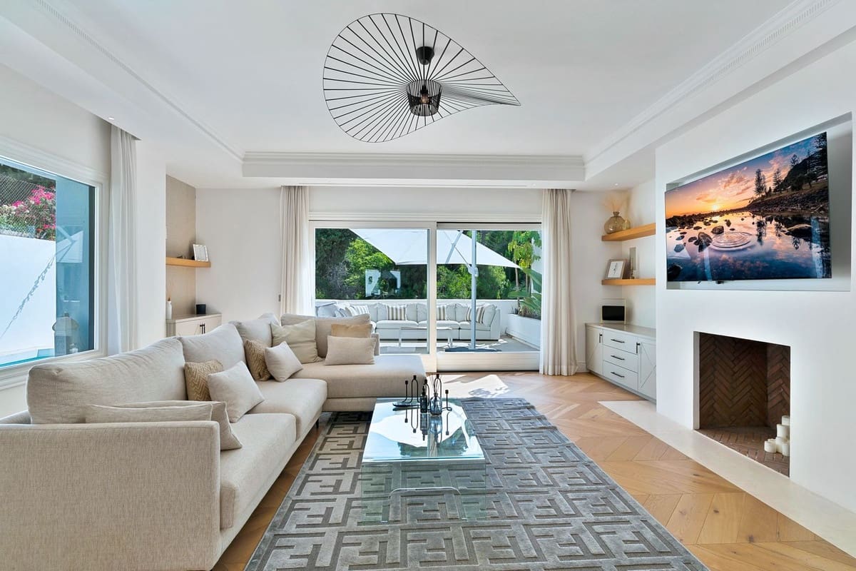 3 soverom Hus til salgs i Marbella med svømmebasseng - € 1 150 000 (Ref: 9987054)