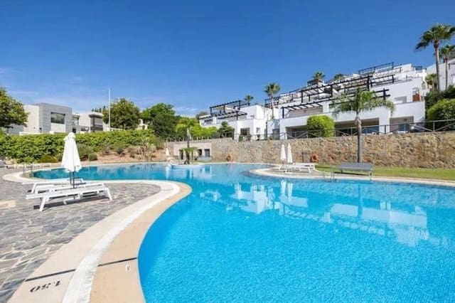 Casa de 3 habitaciones en Santa Clara, Marbella en venta con piscina garaje - 1.155.000 € (Ref: 9987055)