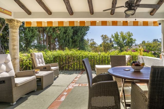 4 soveværelse Villa til salg i Guadalmina Alta, Marbella med swimmingpool garage - € 1.550.000 (Ref: 9987056)