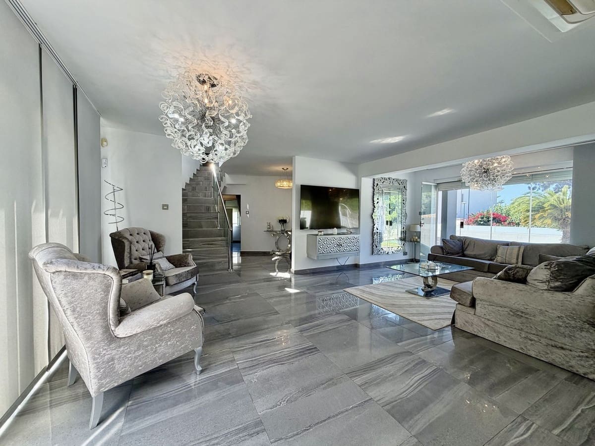 4 camera da letto Villa in vendita in Marbella con piscina garage - 1.725.000 € (Rif: 9987087)