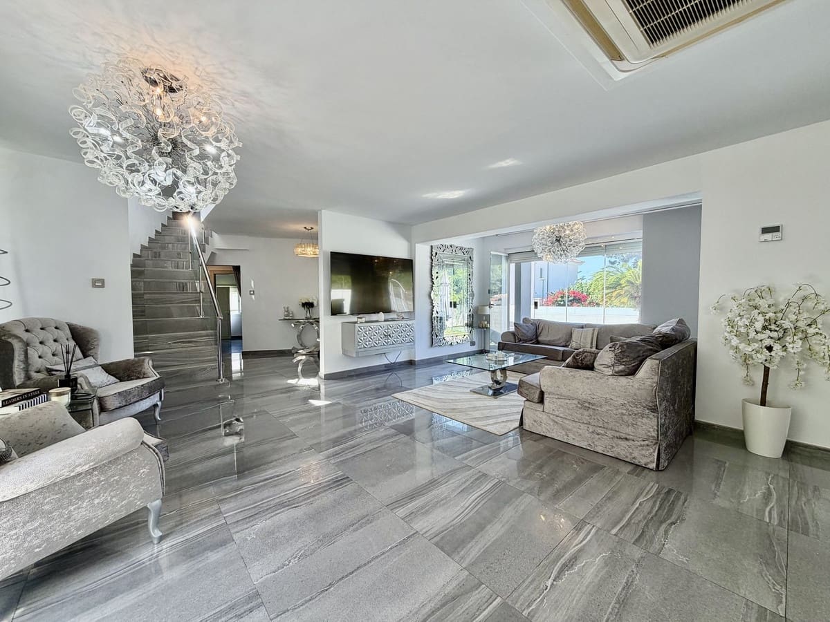 4 camera da letto Villa in vendita in Marbella con piscina garage - 1.725.000 € (Rif: 9987087)