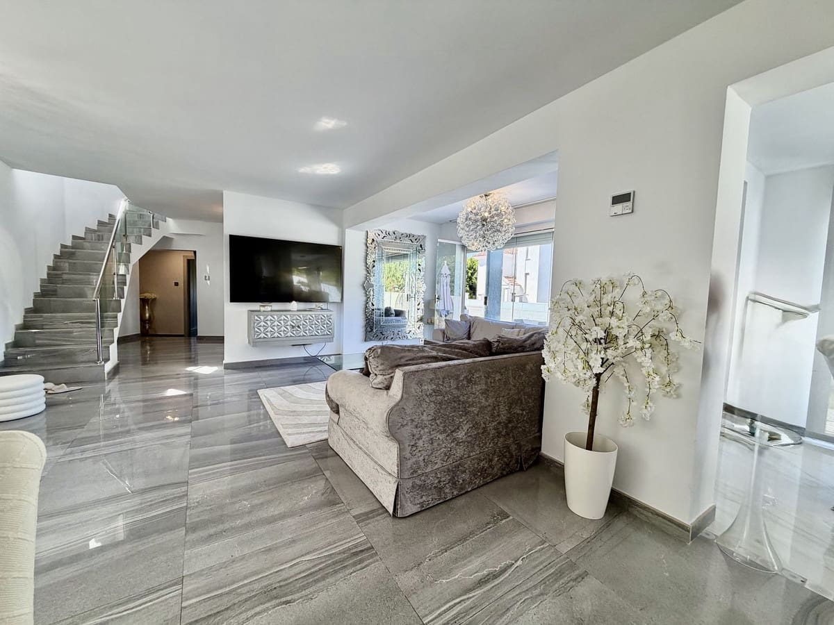 4 camera da letto Villa in vendita in Marbella con piscina garage - 1.725.000 € (Rif: 9987087)