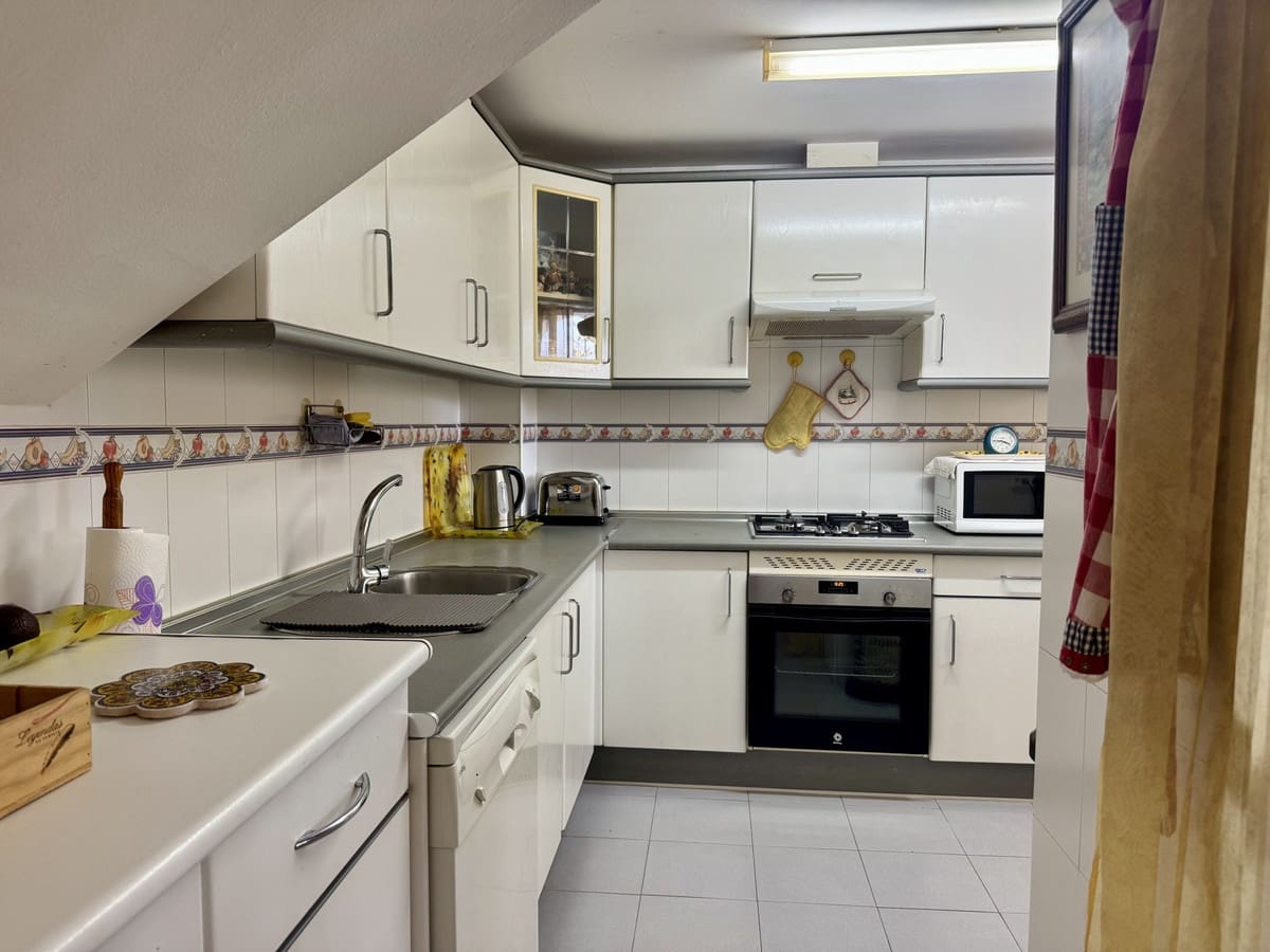 4 Zimmer Penthouse zu verkaufen in Guadalmina mit Pool Garage - 780.000 € (Ref: 9987118)