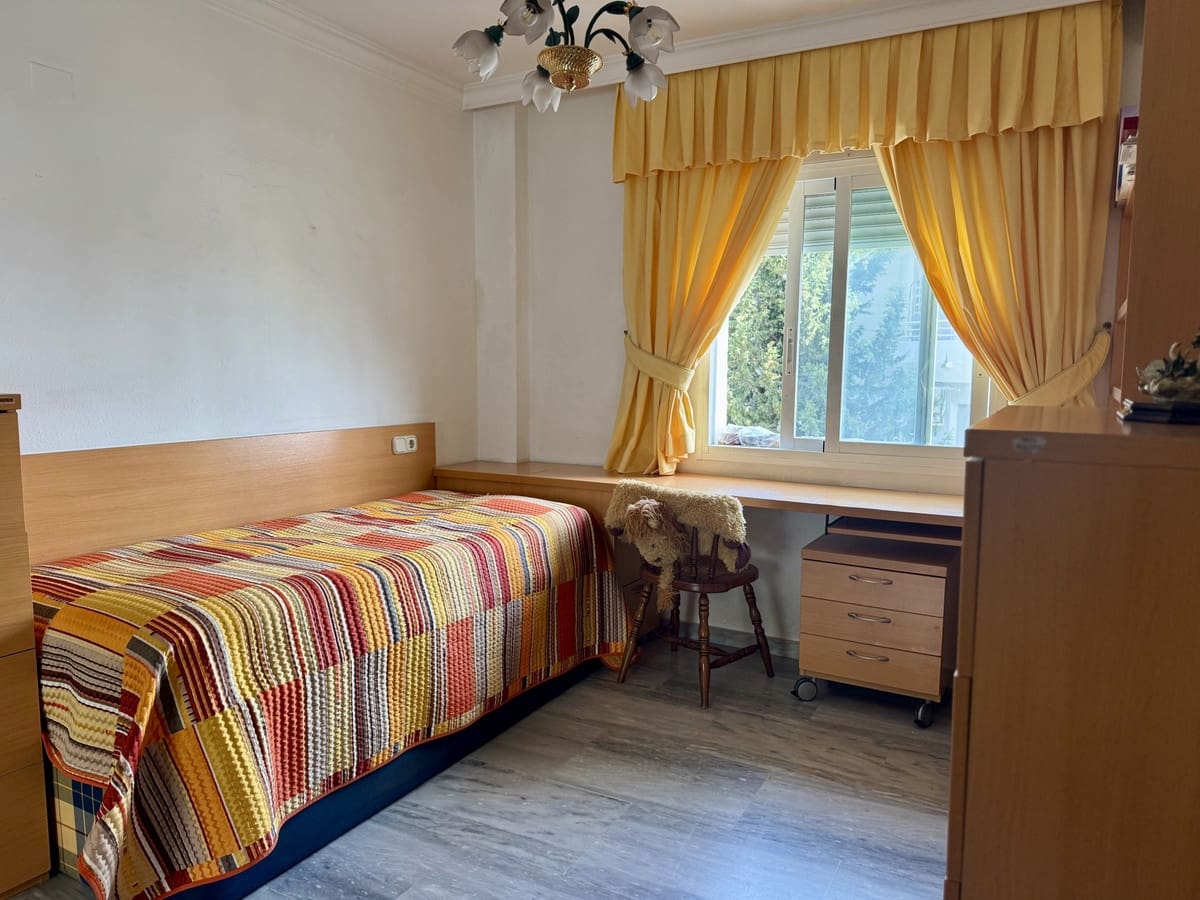 4 Zimmer Penthouse zu verkaufen in Guadalmina mit Pool Garage - 780.000 € (Ref: 9987118)