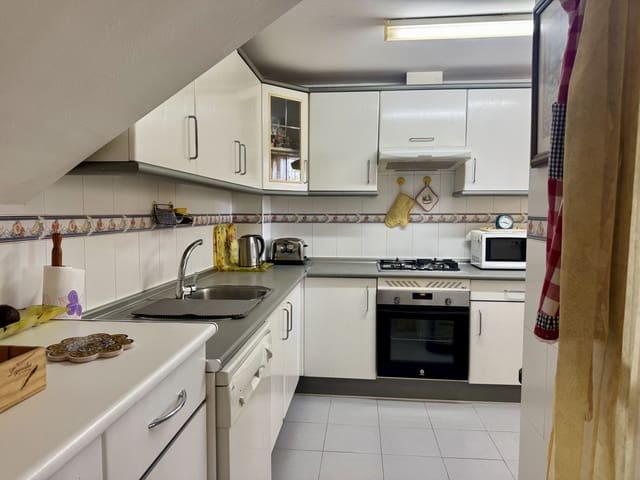 4 Zimmer Penthouse zu verkaufen in Guadalmina Baja, Marbella mit Pool Garage - 780.000 € (Ref: 9987118)