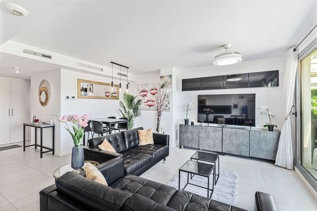 3 soveværelse Penthouse til salg i Estepona med swimmingpool garage - € 529.000 (Ref: 9990907)
