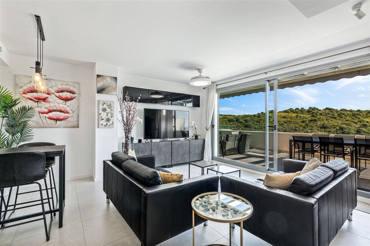 3 soveværelse Penthouse til salg i Estepona med swimmingpool garage - € 529.000 (Ref: 9990907)