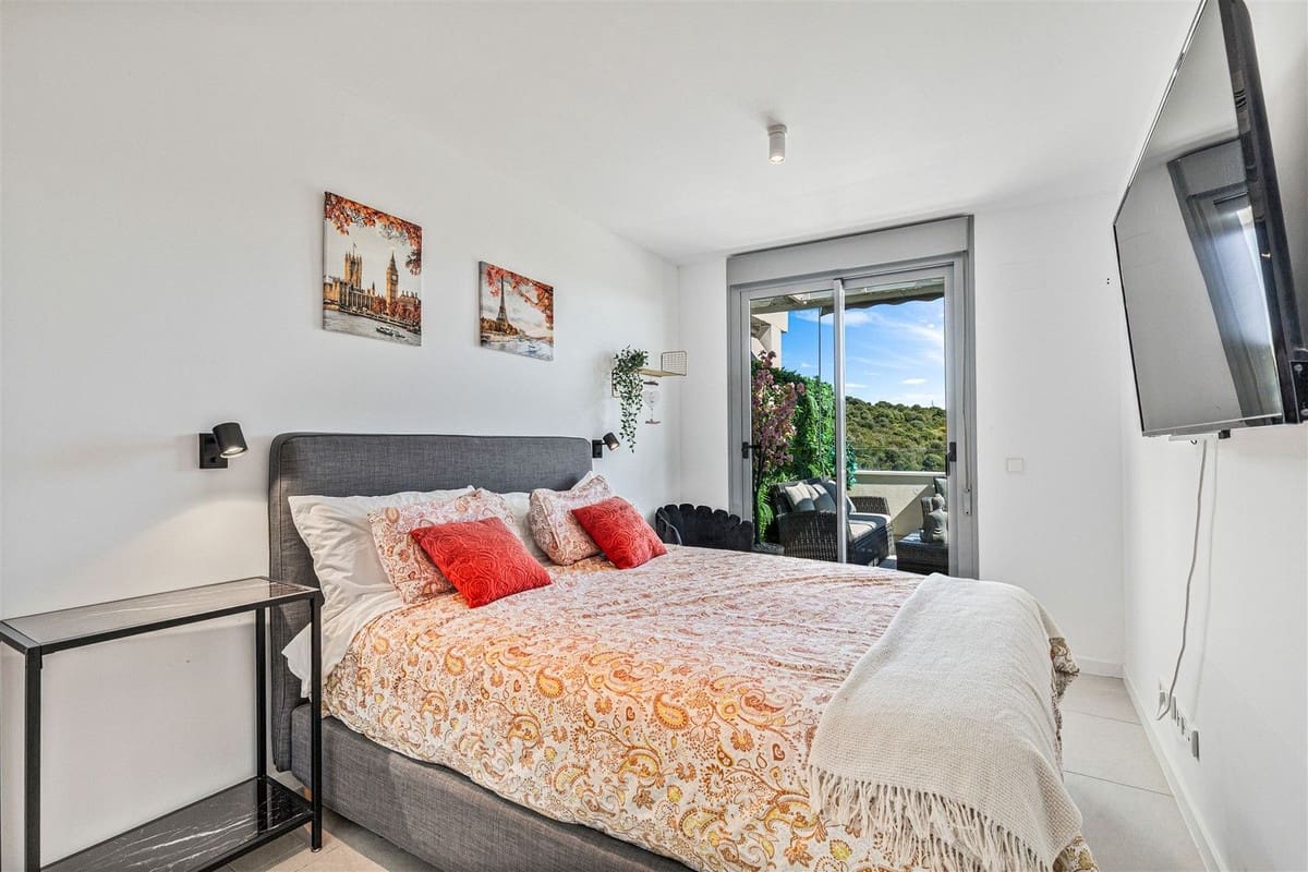 3 soveværelse Penthouse til salg i Estepona med swimmingpool garage - € 529.000 (Ref: 9990907)